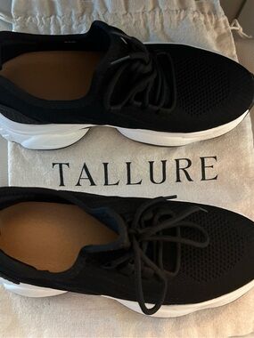 NWOT Tallure Onne Blk White Height
Increasing Sneaker 8cm/3.2" Lift US 8 EU